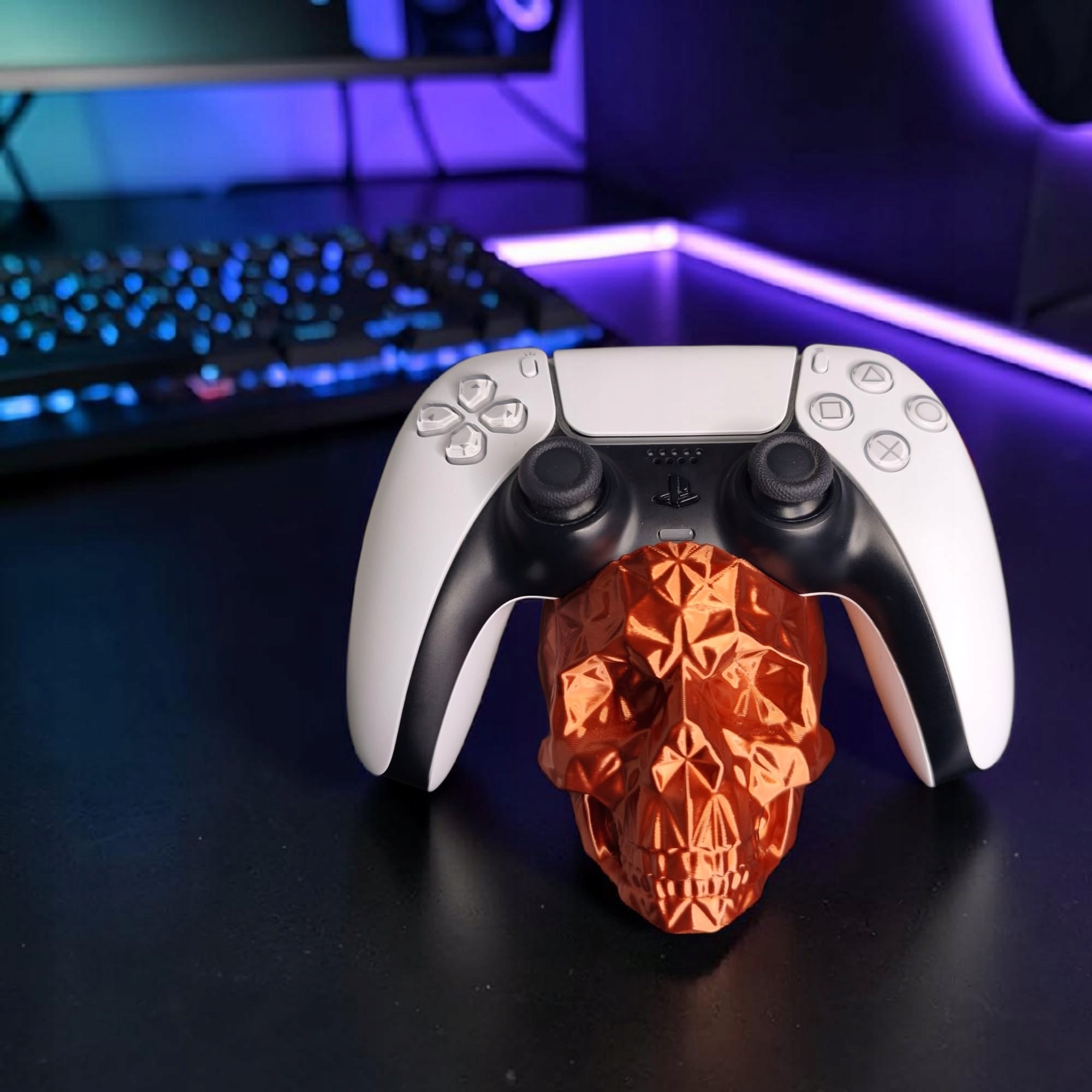 Stojak Uchwyt na Pad PS5 Czaszka Low Poly MIEDZIANY