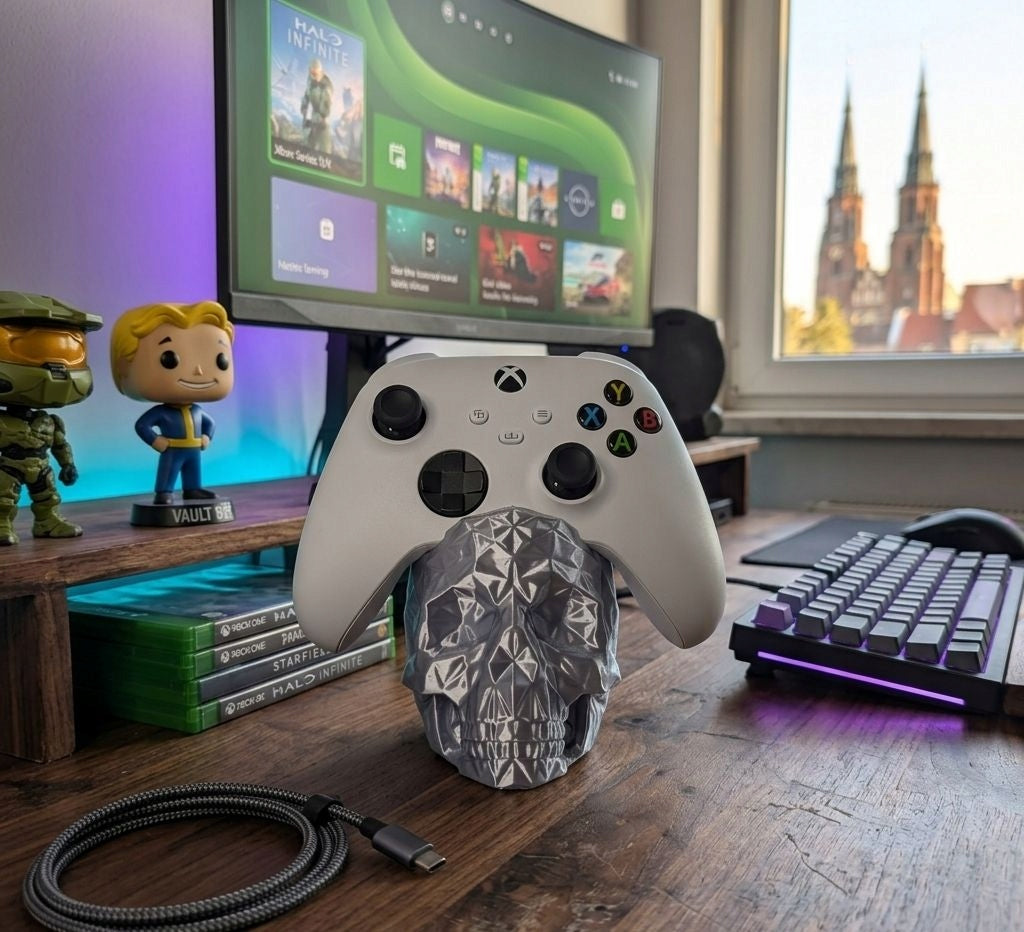 Stojak na pad Xbox Czaszka Low Poly Srebrny