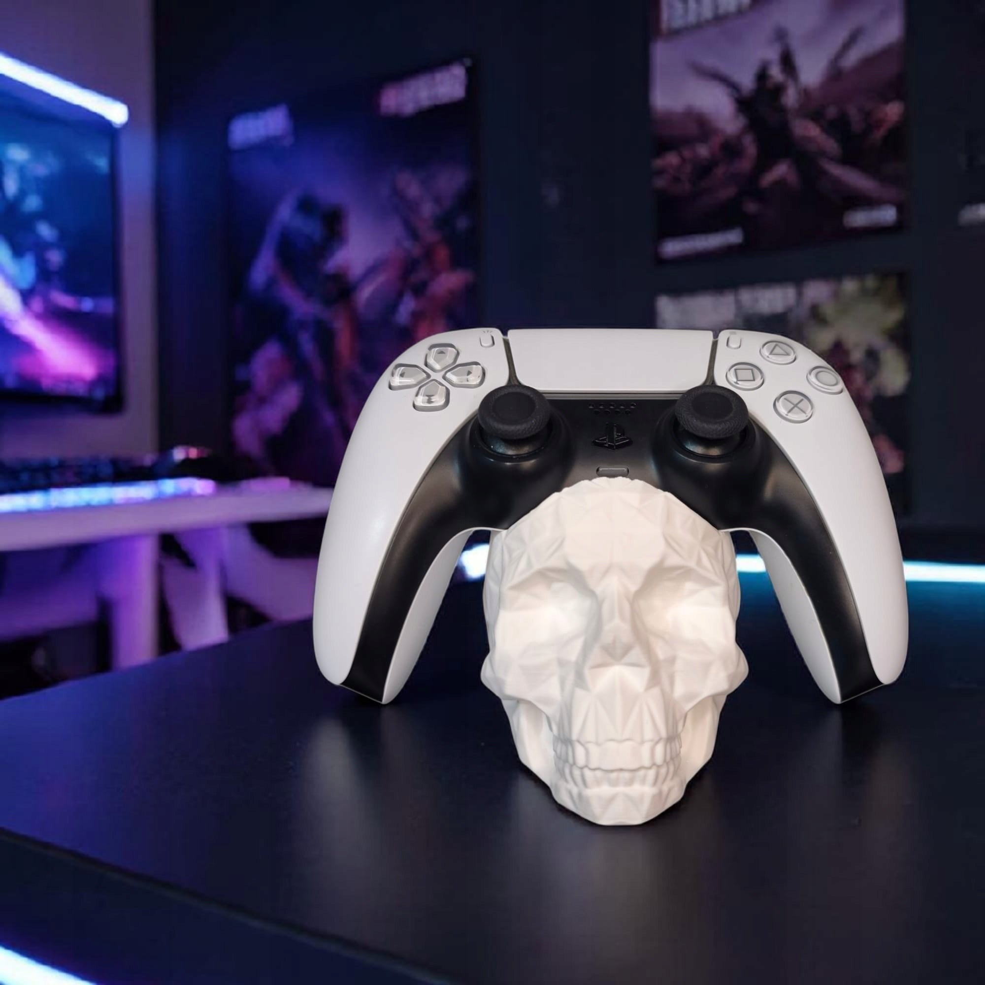 Stojak na pada PS5 Czaszka low poly BIAŁY